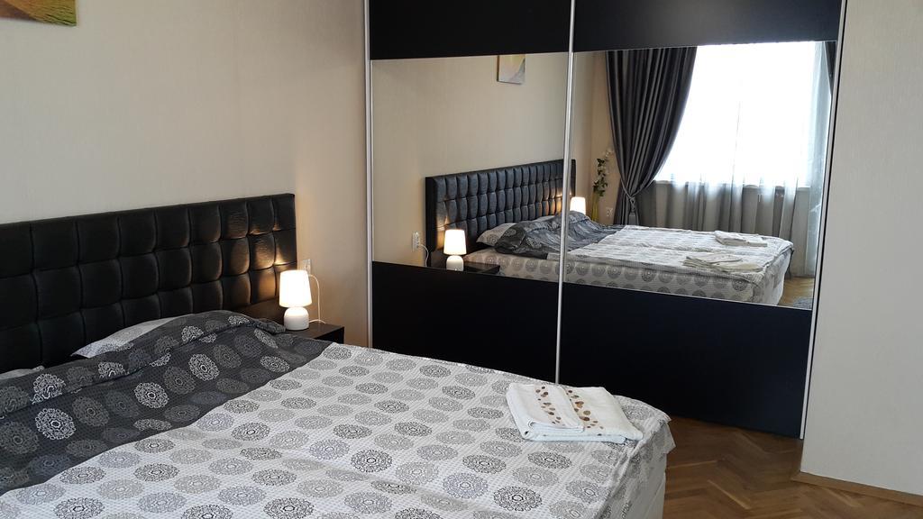 Apartment Plamen Delux Burgas Exteriör bild