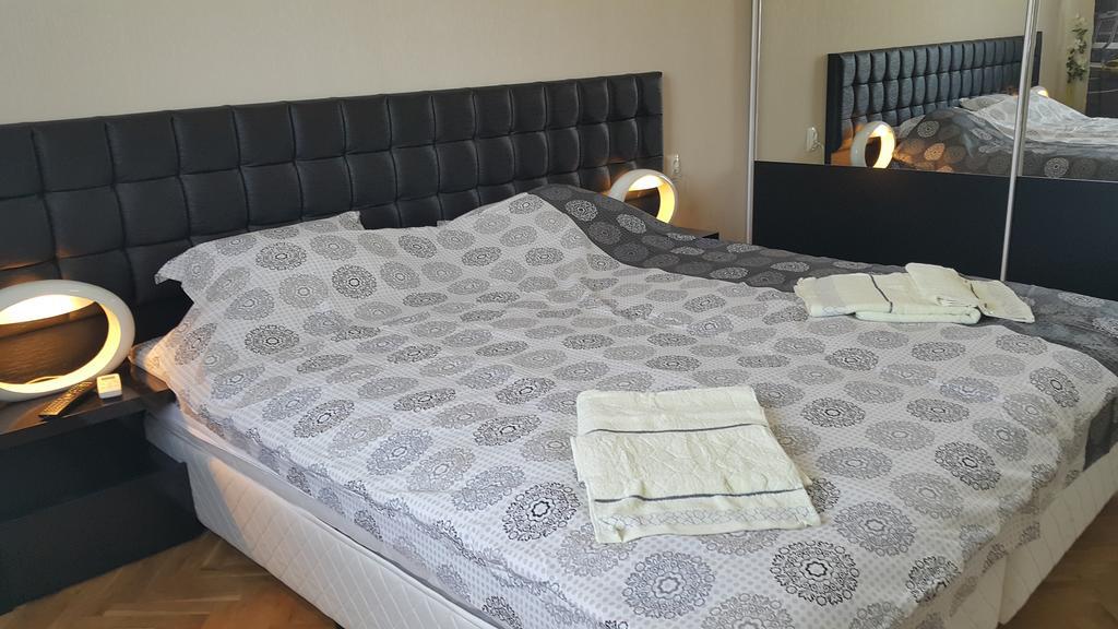 Apartment Plamen Delux Burgas Exteriör bild